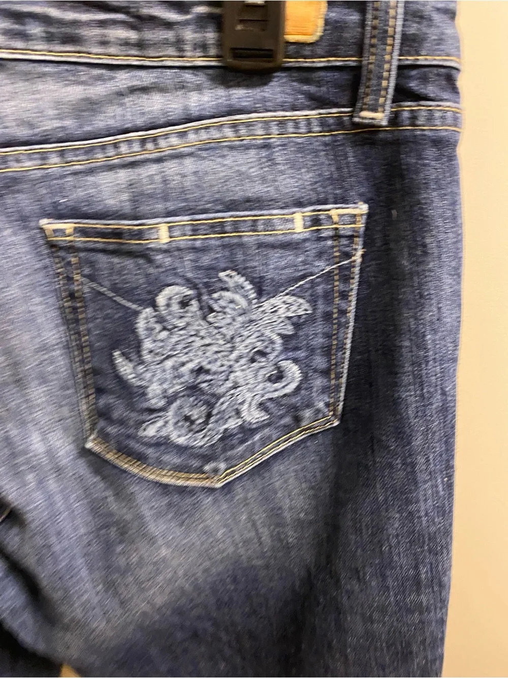 Paige Jeans 32 Hollywood Hills Stretch Blue Denim Flare Leg 14 Embroidered